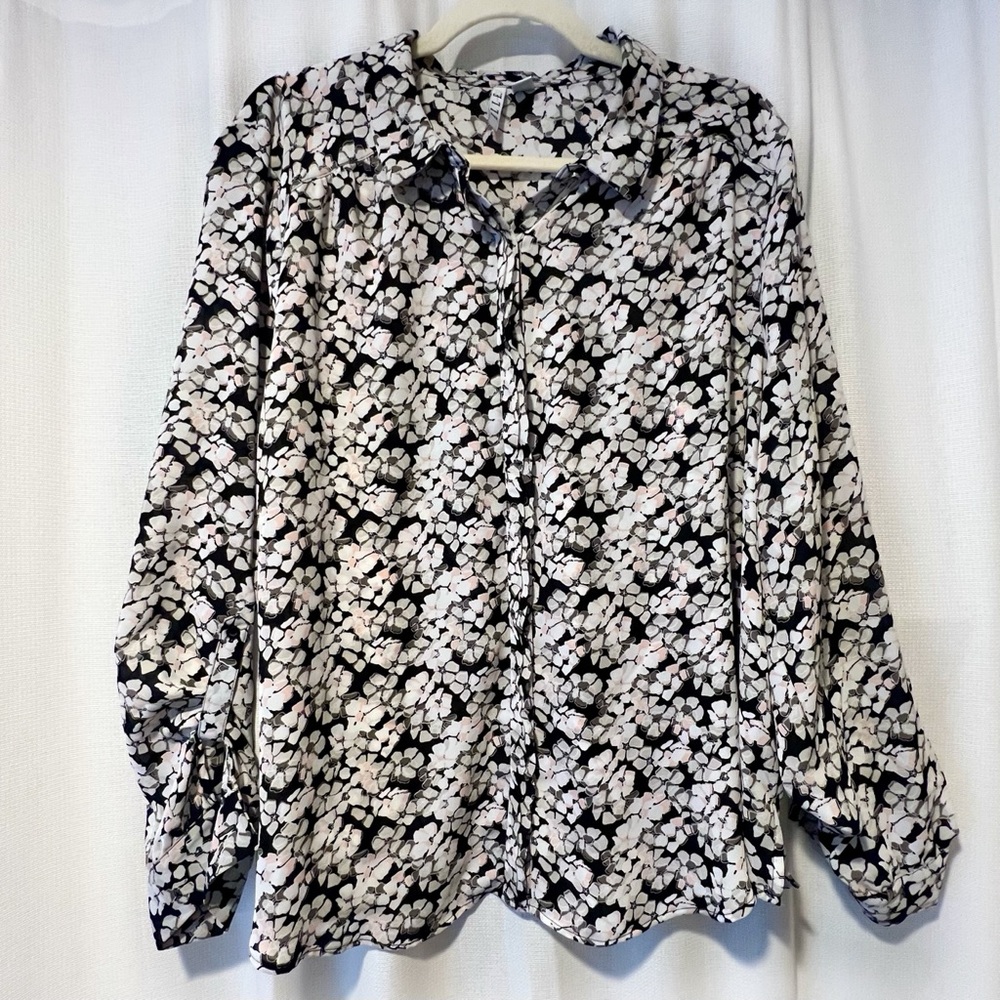 Floral, Long sleeve, button front blouse with collar